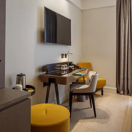 Cavour 4*