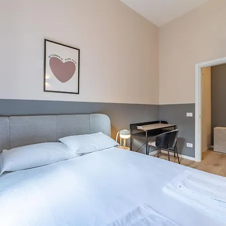 5' From Station, With 2 Bedrooms Appartamento *