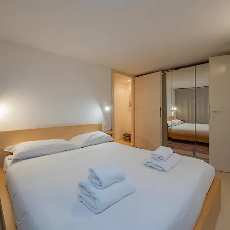 Apartment Luxury - Ausonio 16 *