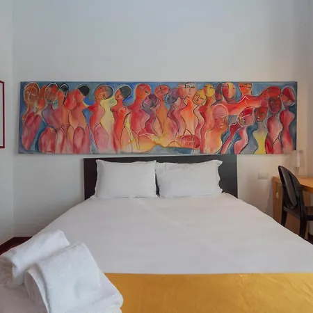 Xenia - Historic Two-room In Navigli Area Milánó