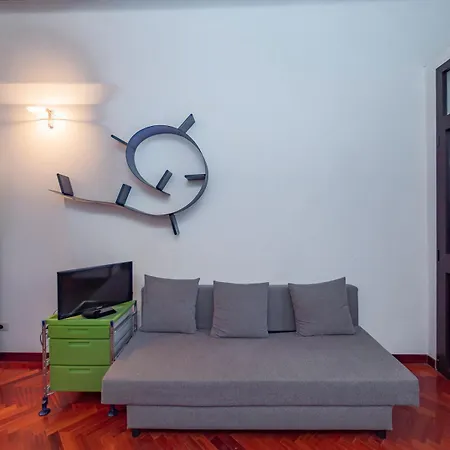 Xenia - Historic Two-room In Navigli Area