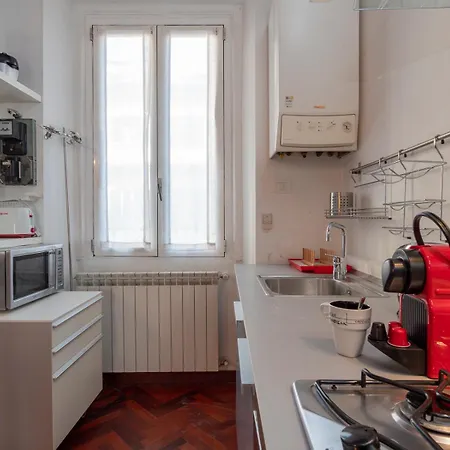 Xenia - Historic Two-room In Navigli Area *