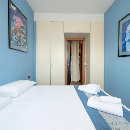 Xenia - Two-room With Terrace In Fondazione Prada 아파트