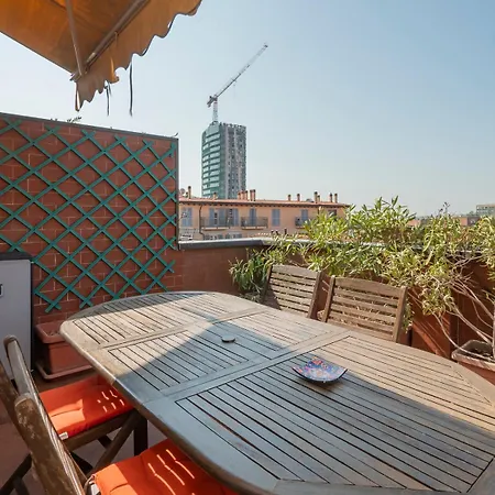 Xenia - Two-room With Terrace In Fondazione Prada