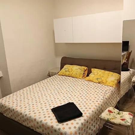 Studio Milano Apartment *