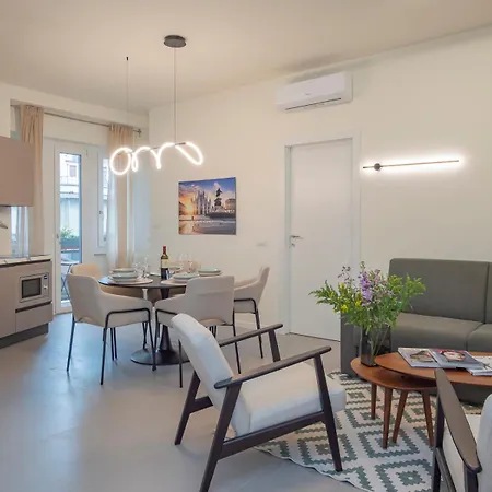 Spacious 2bdr With Balcony Arco-sempione Area, By Rentopolis Milão