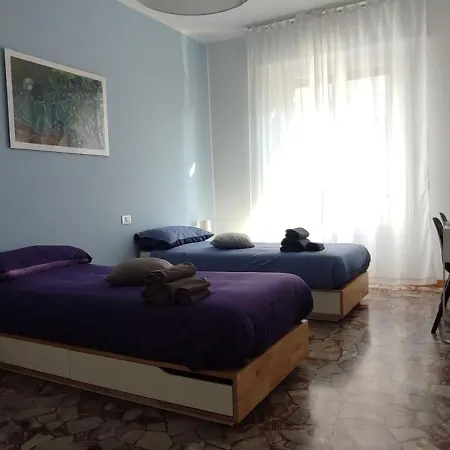 2 Minimal Проживание в семье Милан