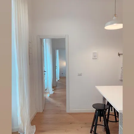 Giallo Apartment *