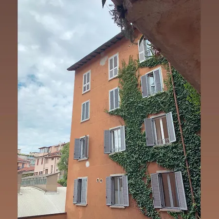 Apartment Giallo *