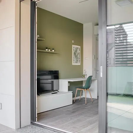 In Financial District 4 Pax Apartman