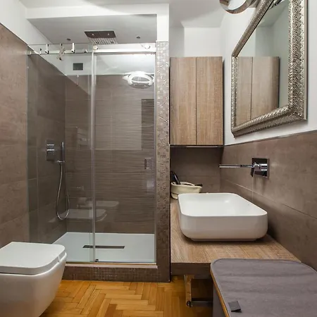 Boutique Con Cortile-design&fashion District Apartman *