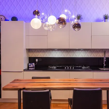 Boutique Con Cortile-design&fashion District Apartman