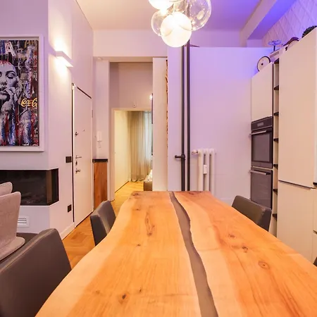 Boutique Con Cortile-design&fashion District Apartman