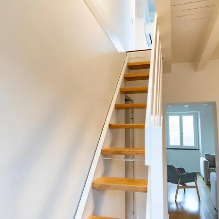 Large & Comfy - A Few Steps From The Duomo Apartman