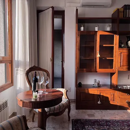 Casa Kolbe 8 , Centro M4 * Милан