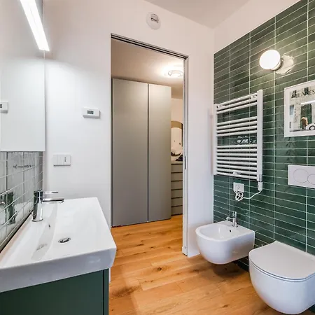 Navigli Cozy Design With Balcony Apartment Milan