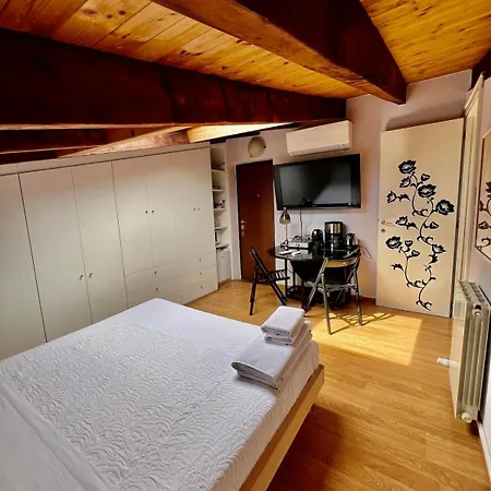 Apartamento Charming Attic In The Center Of Milan!