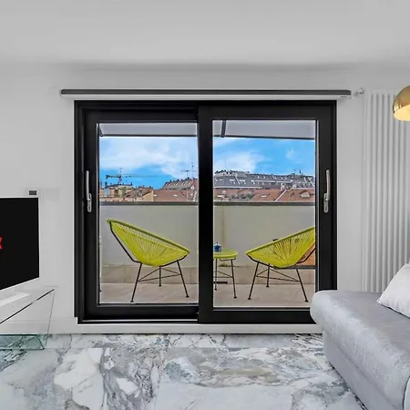 Porta Venezia -the Roofs Of Apartment