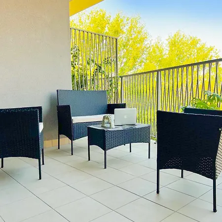 Living With Terrace & Garage By Ndp Rent