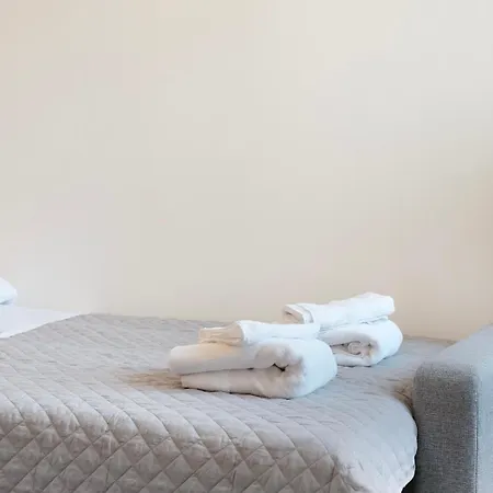 Apartment Garibaldi Isola Milan