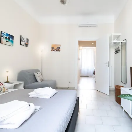 Apartment Garibaldi Isola Milan