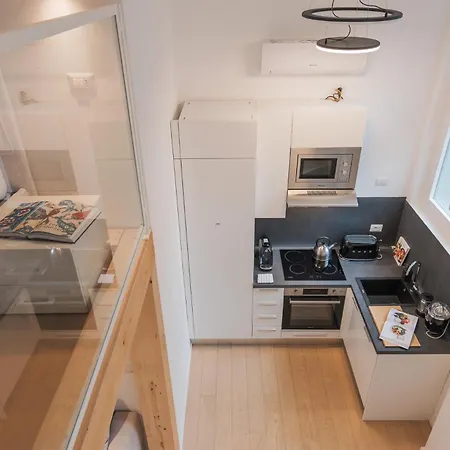 Modern Loft In - Near Lodi Tibb Metro Lägenhet