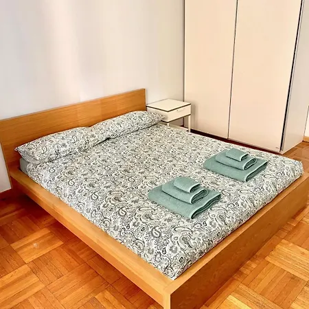 شقة Downtown Chic - Quiet Retreat With Free Wifi & Air Conditioning *