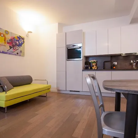 Spiga Elite Studio - Near San Babila M1 * Milan