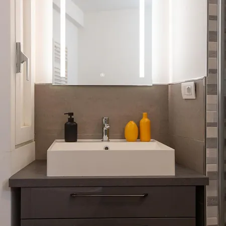 Spiga Elite Studio - Near San Babila M1 Milan