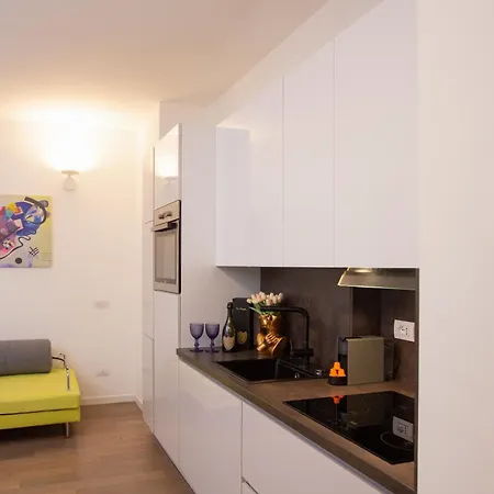 Spiga Elite Studio - Near San Babila M1 * Milan