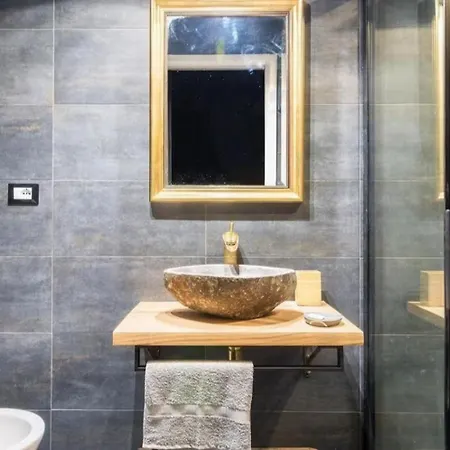 Delightful Loft A Few Steps From Isola Apartman