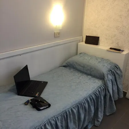 New H Marte 81 Hotell *