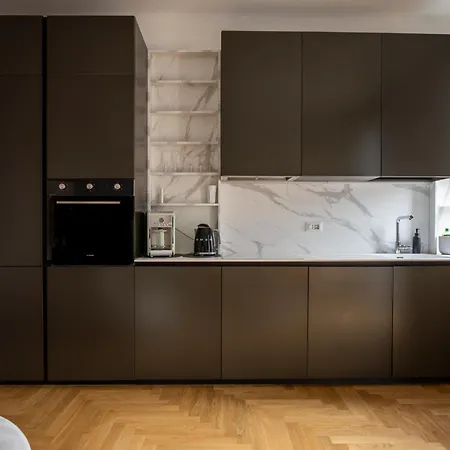 La Casa Di Gylda - San Siro 2br Design - Walk To Stadium & M5 Milánó