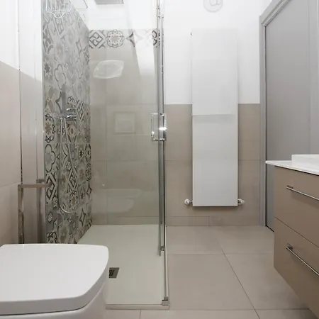Penthouse With Patio & 2 Baths, 10 Min To Duomo * Mediolan