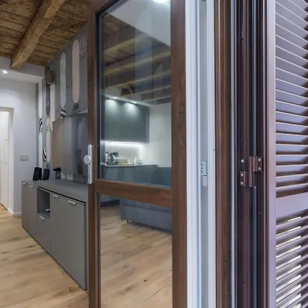 Easylife - Eleganza E Design In Porta Venezia Apartment