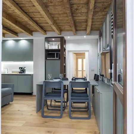 Apartment Easylife - Eleganza E Design In Porta Venezia Milan