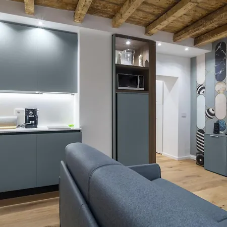 Easylife - Eleganza E Design In Porta Venezia Milan