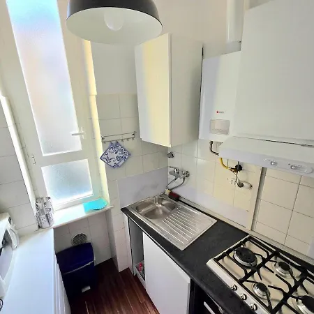 Apartment Pisano B - Cozy Flat At Bolivar M4 Metro