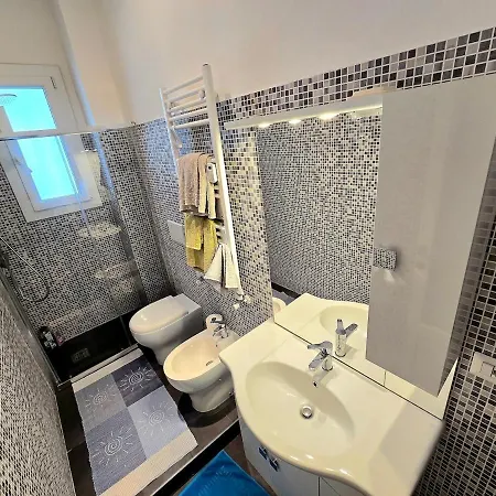 Apartment Pisano B - Cozy Flat At Bolivar M4 Metro