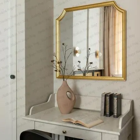 Modern Hugo * Milan