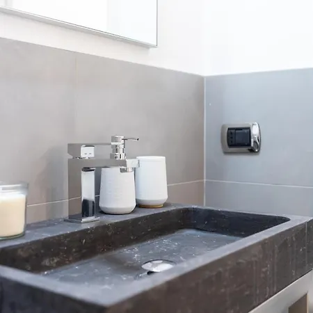 Apartment Modern I Free Wifi, Ac & Metro Nearby Milan