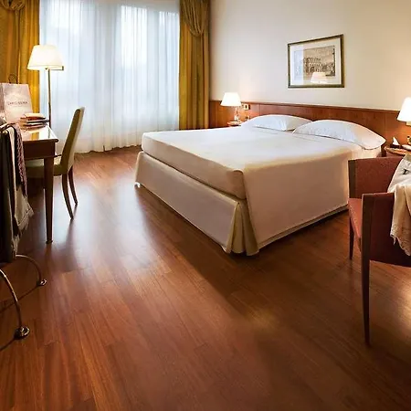 Cavour 4*