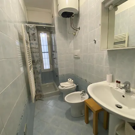 Guesthost - Porta Romana Luminoso Rifugio Apartament *