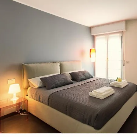 Delightful Two-room In Brera *