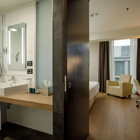 Doubletree By Hilton Mailand