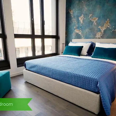 San Babila Tower With Panoramic Terrace Overlooking Duomo By Rentopolis Appartement Milan