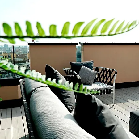 San Babila Duomo View With Shared Rooftop Terrace Mailand