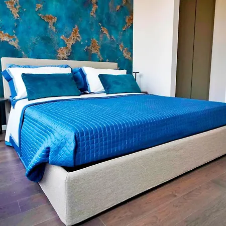 San Babila Duomo View With Shared Rooftop Terrace Apartment Mailand