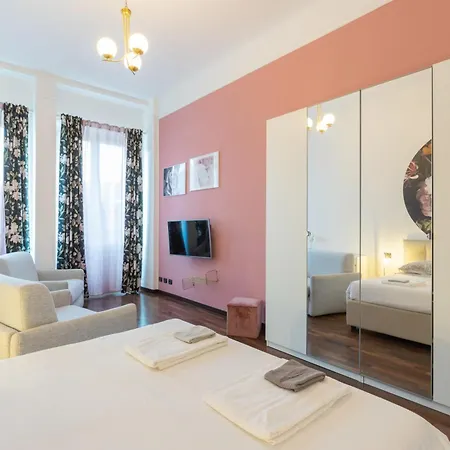 Duomo View - 2 Min From Duomo Amazing Location * Milánó