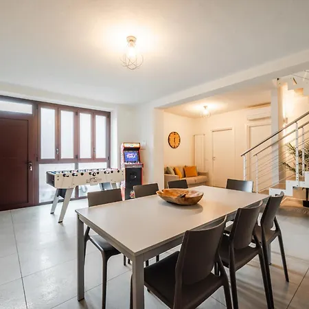 - Spazioso Vicino Metro Apartman Milánó